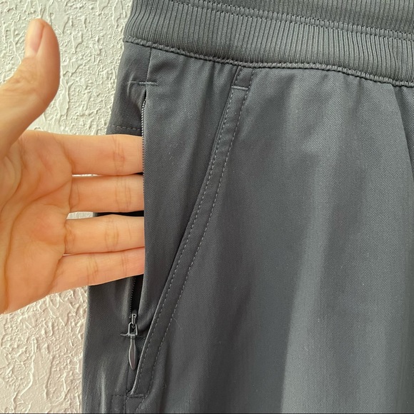 The North Face women’s Aphrodite Skort, various sizes, asphalt grey - Picture 6 of 9